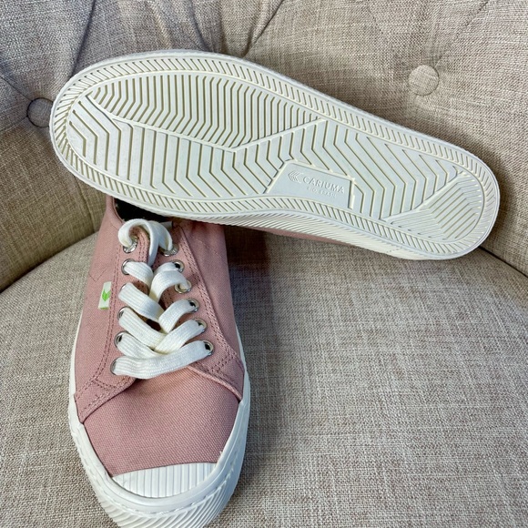 Cariuma Rose Canvas shoes/sneakers. New, never worn. Women Size 9.5/Men Size 8. - Picture 2 of 6